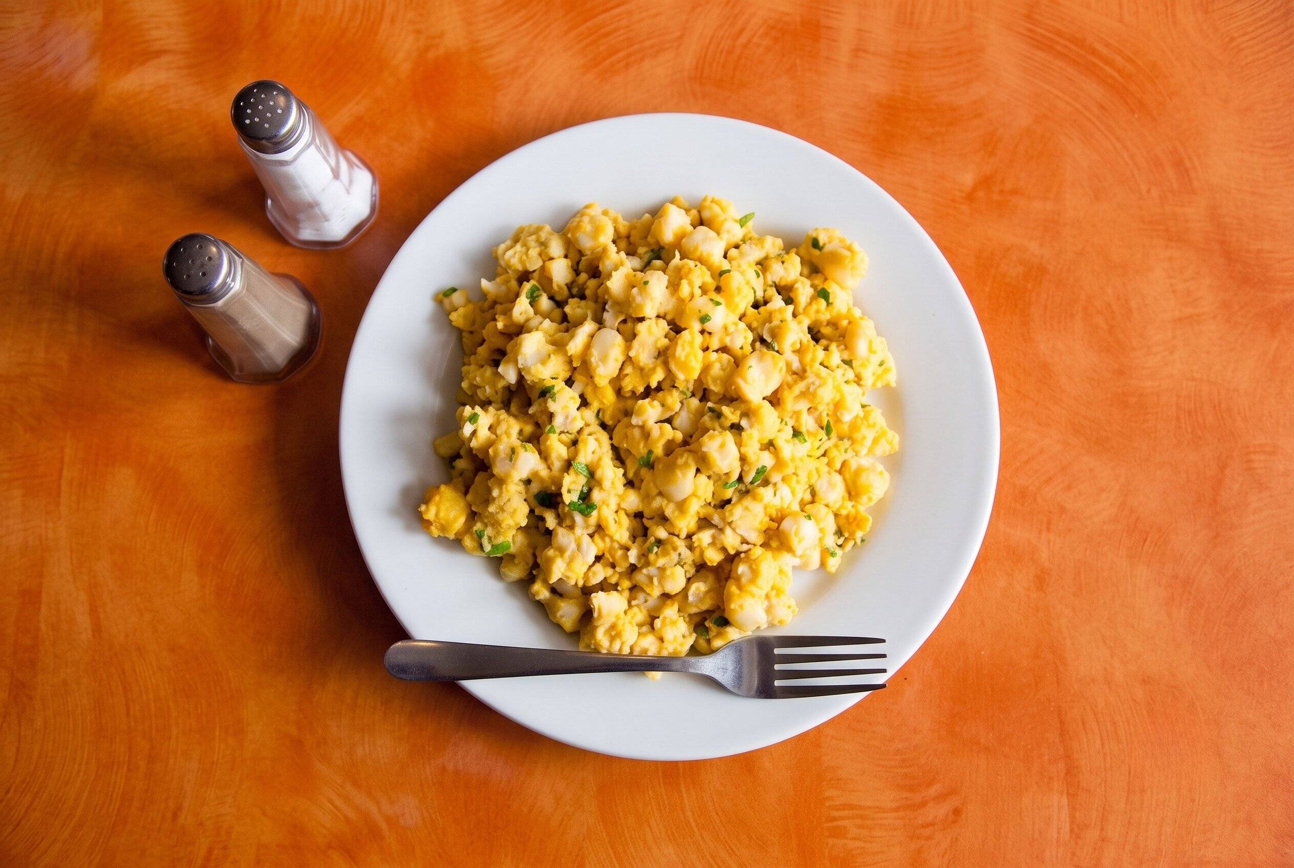A plate of Mote Pillo