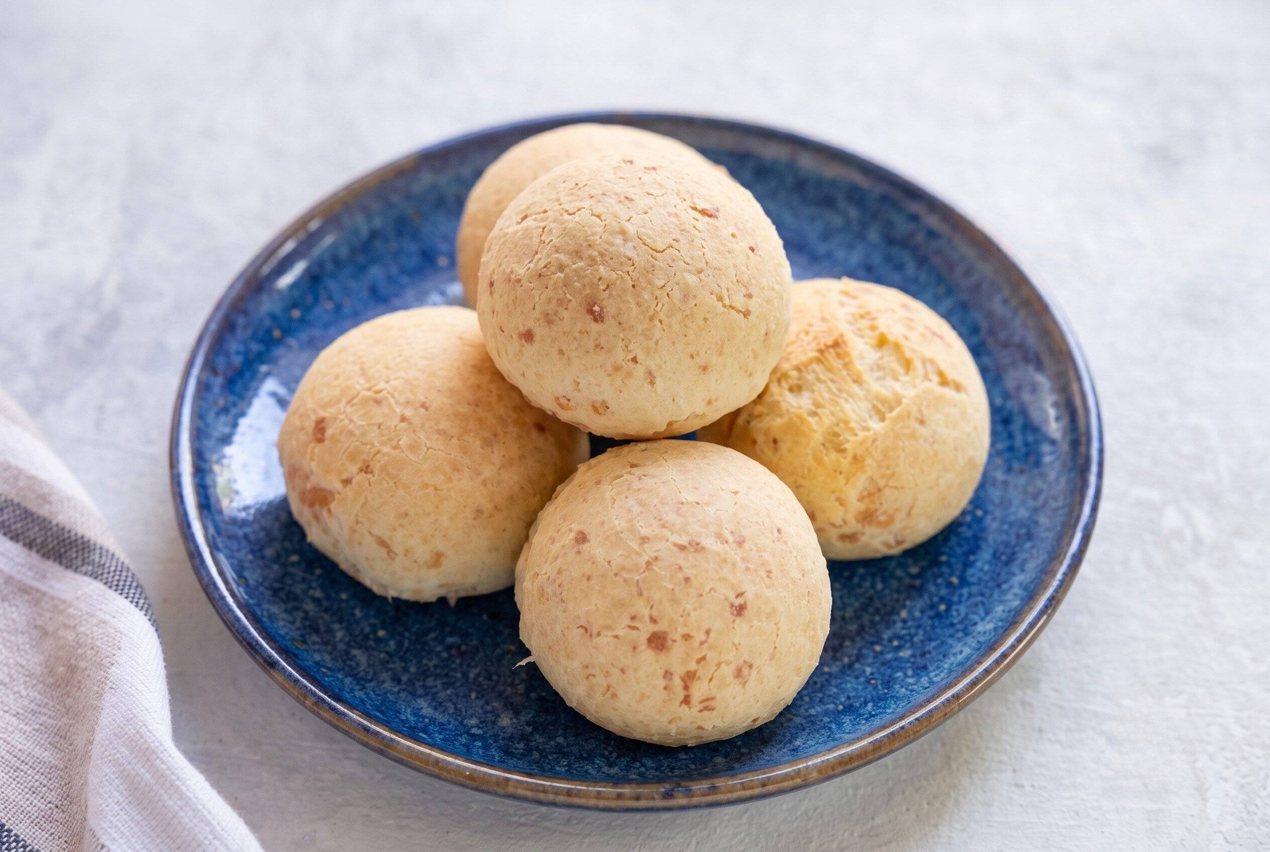 Pan de Yuca on a blue plate